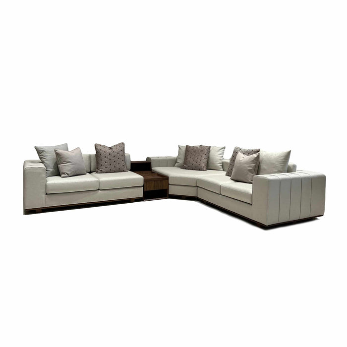 Minotti Corner Sofa with 8 cushions
